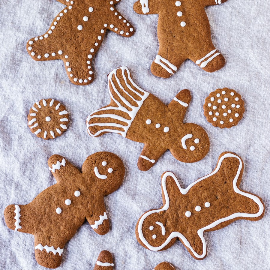 Vegan Gingerbread Cookies With Royal Icing